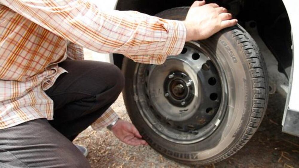 Video: How to change a flat tyre