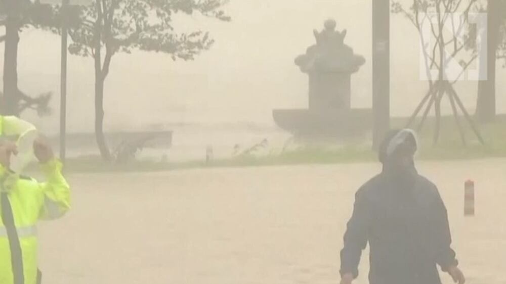 Typhoon lashes South Korea after battering Japanese islands