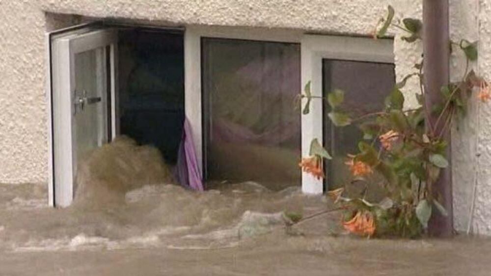 Video: UK flood rescue drama