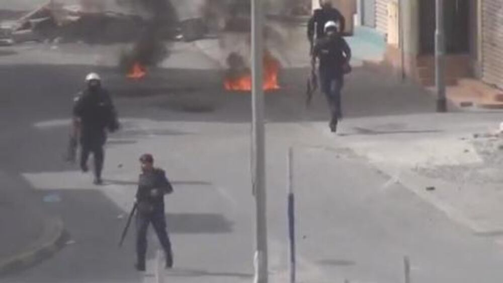 Video: Police, protesters clash ahead of Bahrain F1 Race