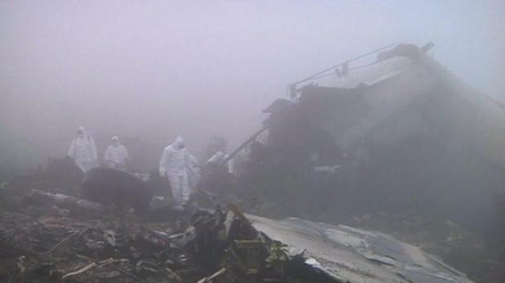 Video: Investigators search wreckage of Algerian military plane crash