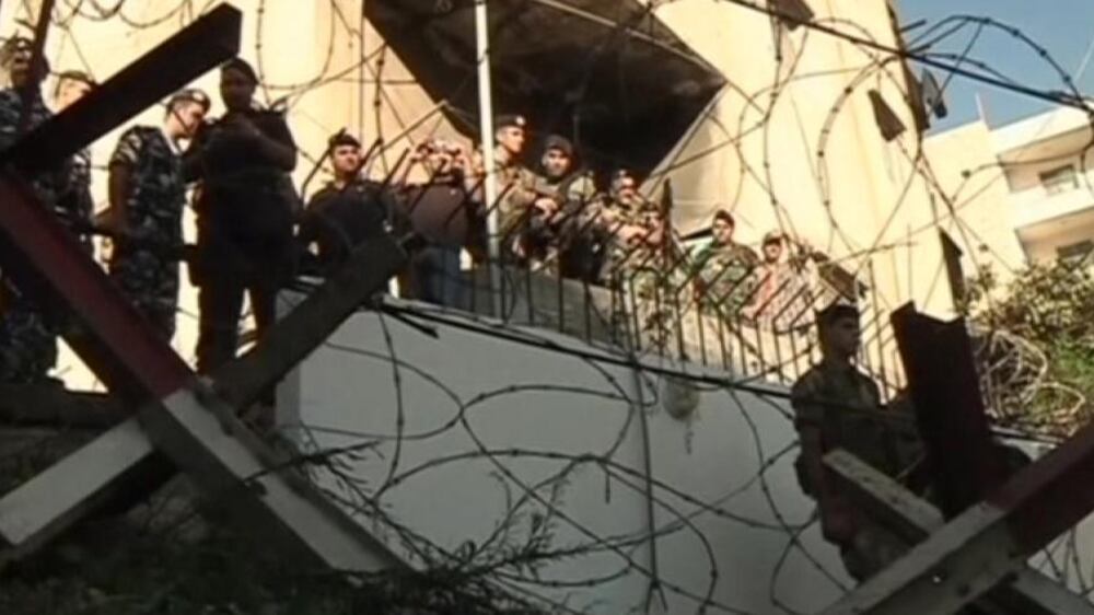 Video: US tightens embassy security in Lebanon and Turkey