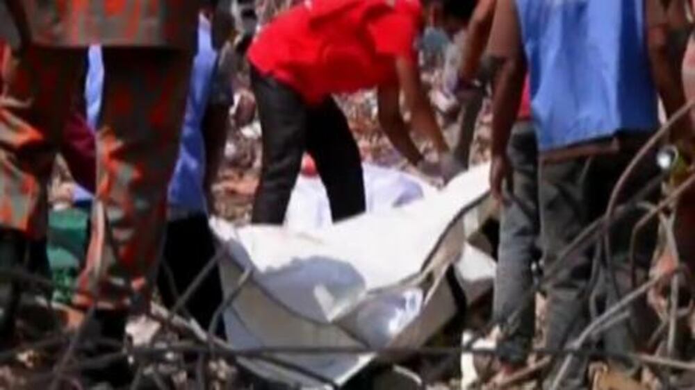 Video: Bangladesh building collapse death toll at 622