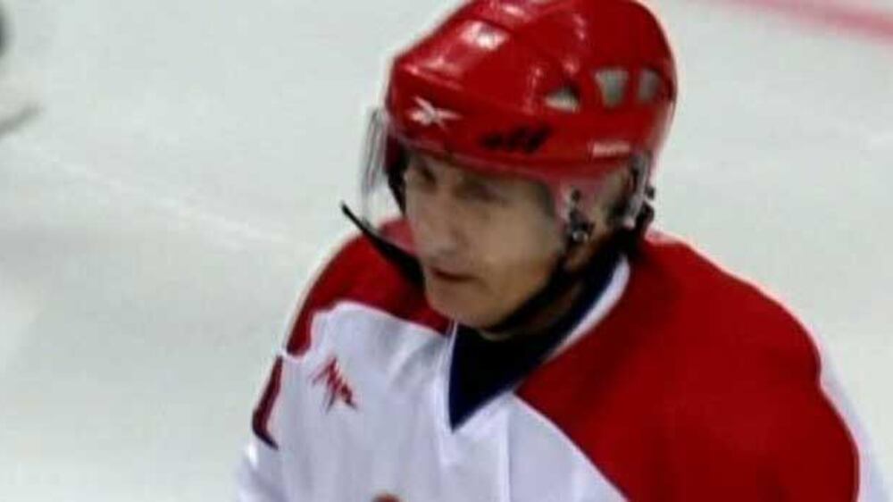 Video: Putin scores in ice hockey game