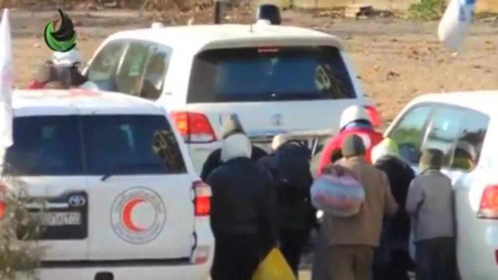 Video: Syrians evacuate Homs as part of ceasefire, amid reports of attack