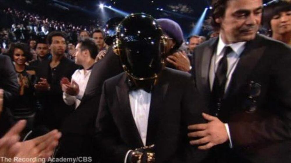 Video: French DJ duo Daft Punk, teenage Lorde take top Grammys