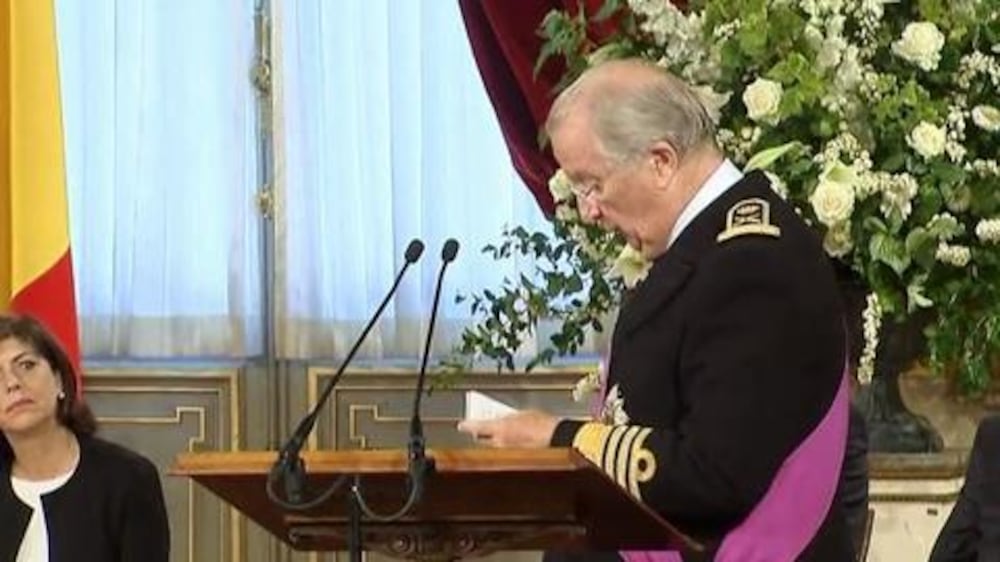 Video: Belgium swears in King Philippe