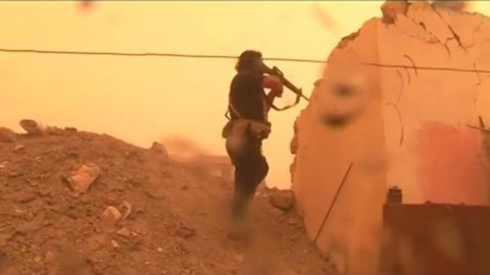 Iraqi troops fight to retake Ramadi - video