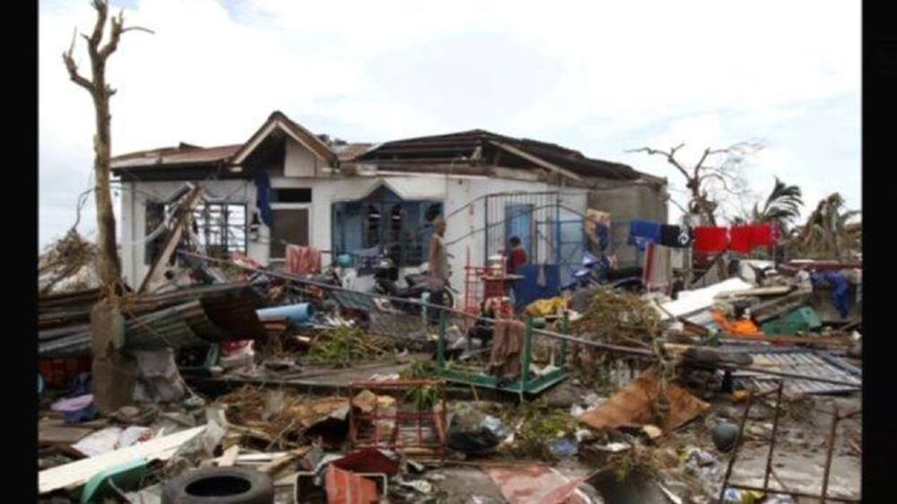 Video: Humanitarian crisis after Typhoon devastates central Philippines