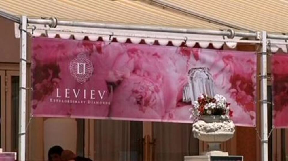 Video: Gunman seizes millions of dollars worth of jewels from Cannes hotel