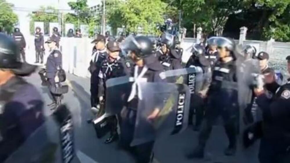 Video: Thai protesters vow to paralyse government