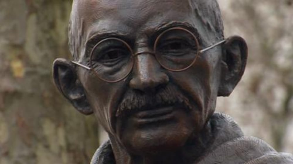 Mahatma Gandhi's statue unveiled at London Parliament's Square - video