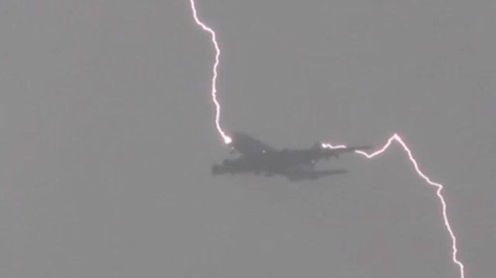 Video: Emirates A380 flight struck by lightning