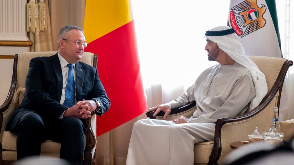 President Sheikh Mohamed meets Romanian prime minister