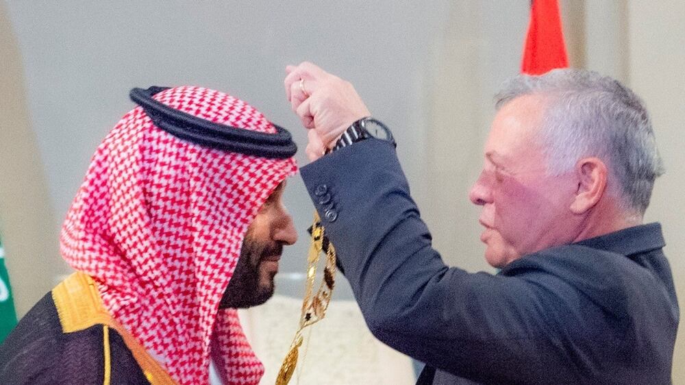 His Majesty King Abdullah II bestows Al Hussein bin Ali Medal on Crown Prince Mohammed bin Salman bin Abdulaziz Al Saud, who is also the deputy prime minister and minister of defence of Saudi Arabia. Photo: Royal Hashemite Court