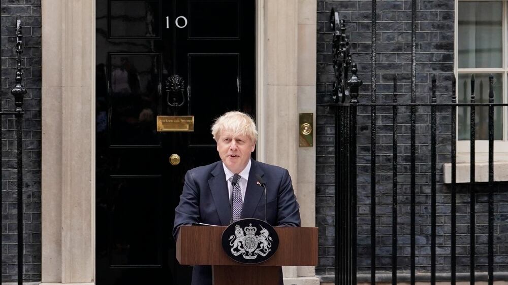 Prime Minister Boris Johnson reads a statement outside 10 Downing Street, London, formally resigning as Conservative Party leader, in London, Thursday, July 7, 2022.  Johnson said Thursday he will remain as British prime minister while a leadership contest is held to choose his successor.  (AP Photo / Alberto Pezzali)