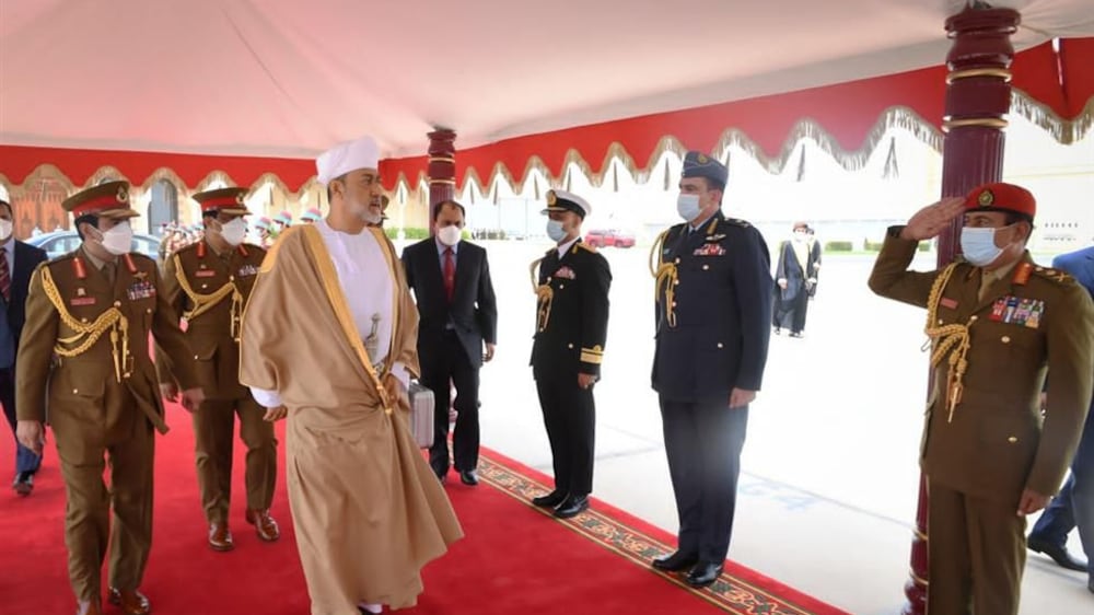 Sultan of Oman arrives in Saudi Arabia's Neom - video