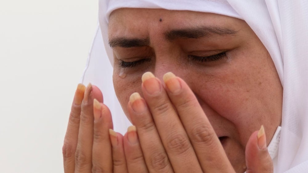 Emotional scenes at Mount Arafat as Hajj pilgrims offer prayers