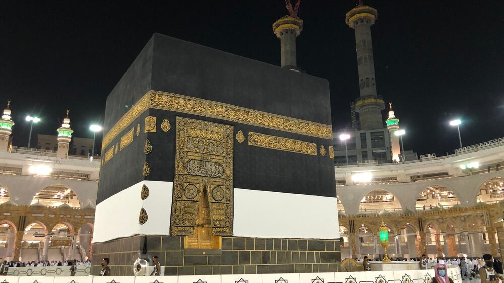 Grand Mosque in Makkah replaces Kaaba’s Kiswah for Hajj 2021