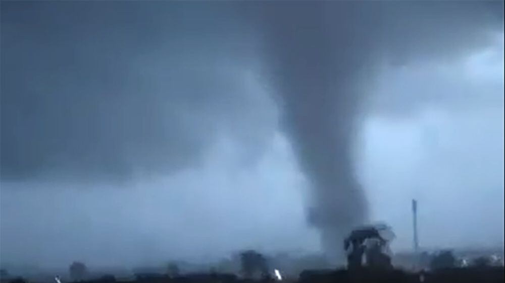 Italy tornado leads to fears of casualties