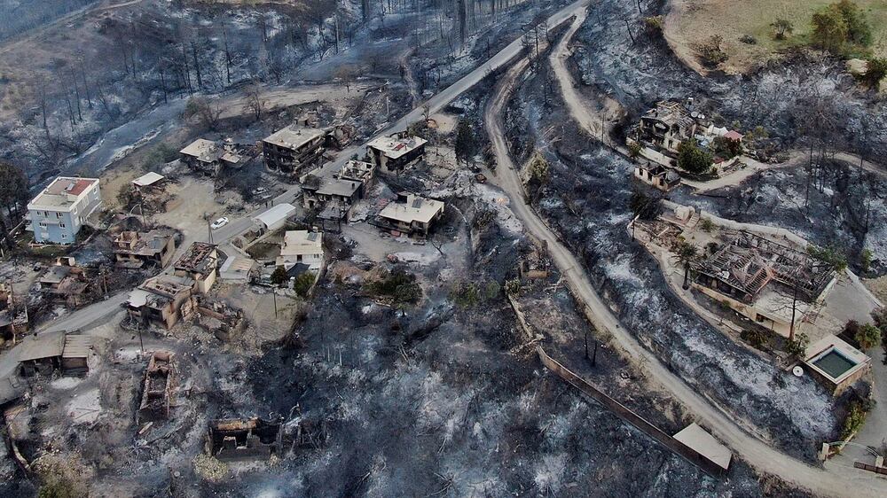 Aerial footage shows wildfire devastation in southern Turkey