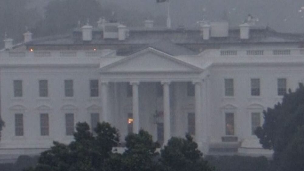 Four seriously injured after lightning strike outside White House