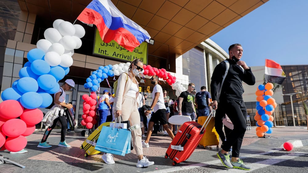 Russian tourists arrive in Sharm El Sheikh after almost 6-year ban