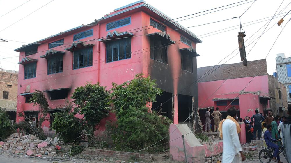 Churches and Christian homes in Pakistan attacked over blasphemy allegations