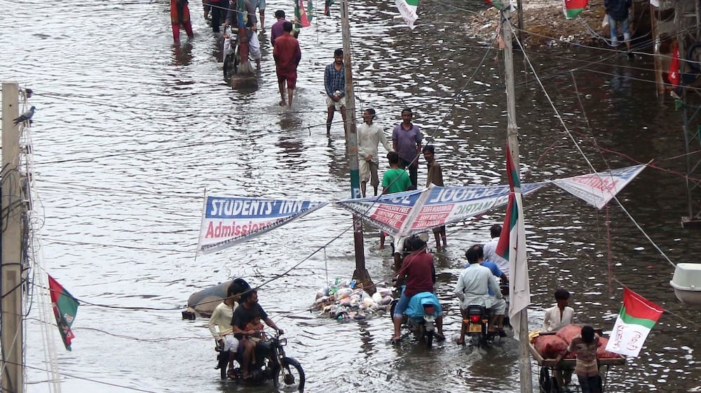 Hundreds killed by monsoon rains in Pakistan