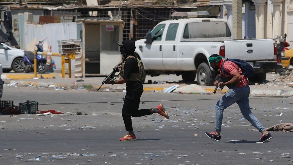 Sadr protesters fire RPGs amid Baghdad violence