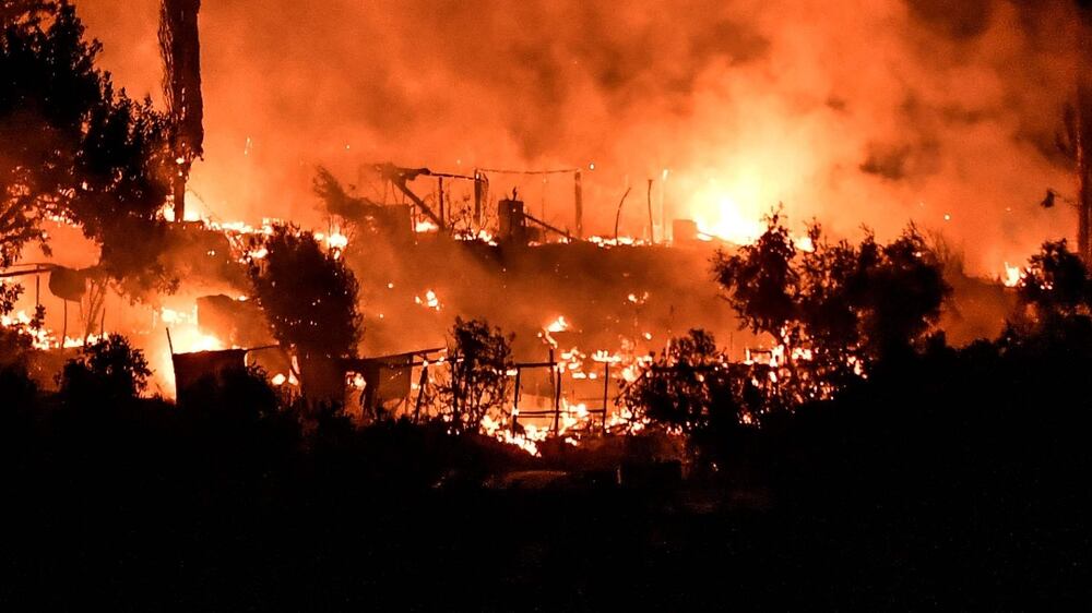 Major fire at migrant camp on Greek island of Samos