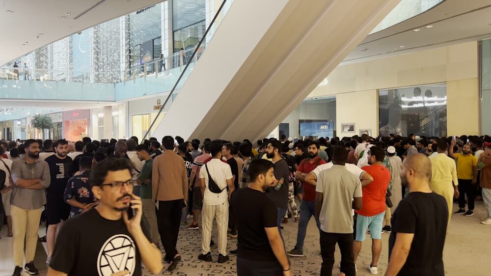 Massive queues across UAE for iPhone 15 launch