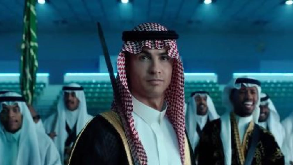 Cristiano Ronaldo wears traditional Saudi dress in Al Nassr video