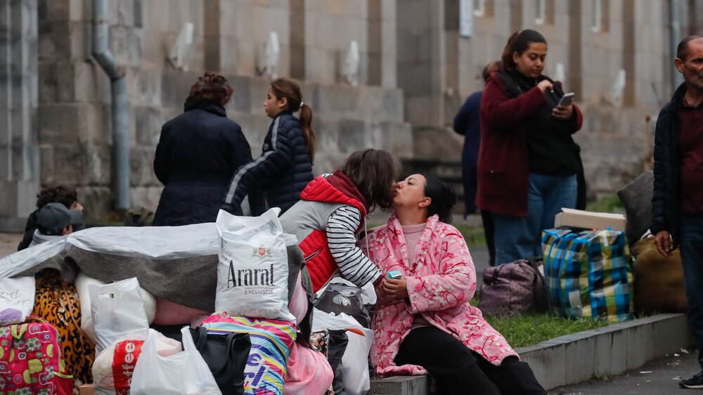 Armenia says over 100,000 refugees flee Nagorno-Karabakh
