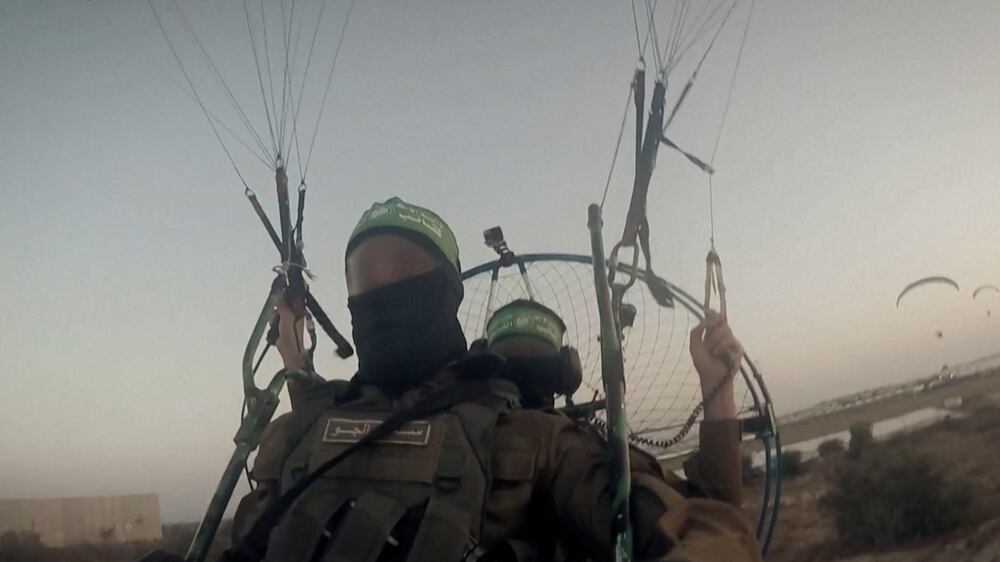 Palestinian militants train with motorised parachutes before Israel attack