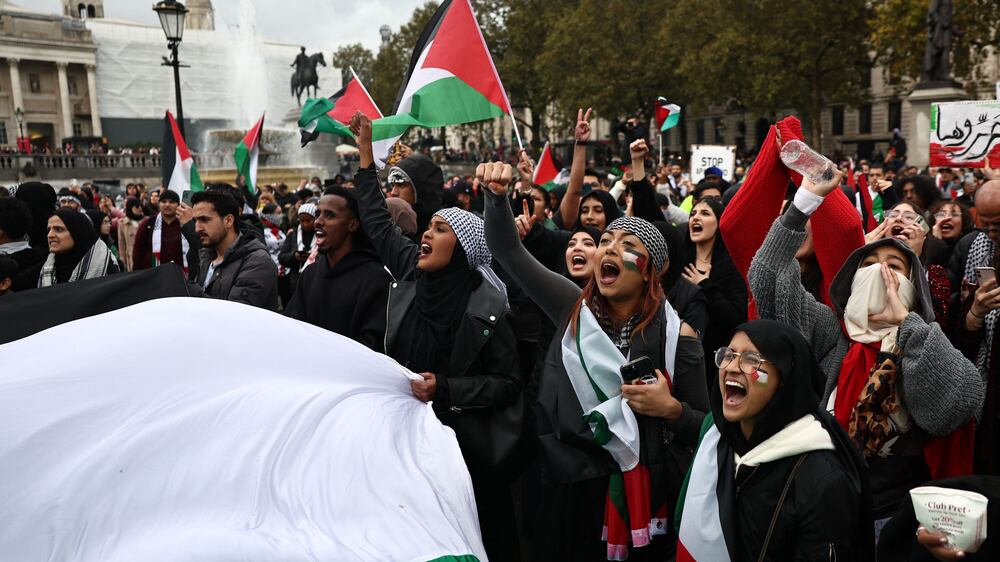 Thousands take to London's streets in solidarity with Palestine