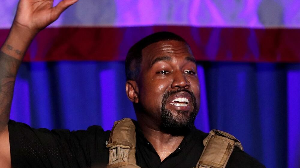 FILE PHOTO: Rapper Kanye West holds his first rally in support of his presidential bid in North Charleston, South Carolina, U. S.  July 19, 2020.   REUTERS / Randall Hill / File Photo