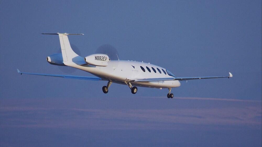 US electric aircraft completes successful first test flight