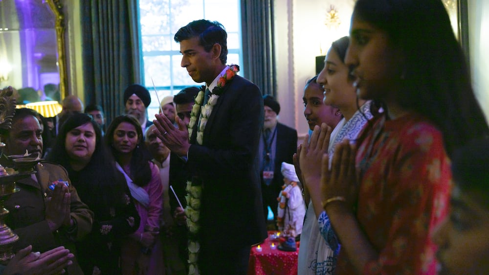 26/10/2022. London, United Kingdom. Prime Minister Rishi Sunak has hosted a reception to celebrate Diwali in No 10 Downing Street. 10 Downing Street. Picture by Simon Walker / No 10 Downing Street