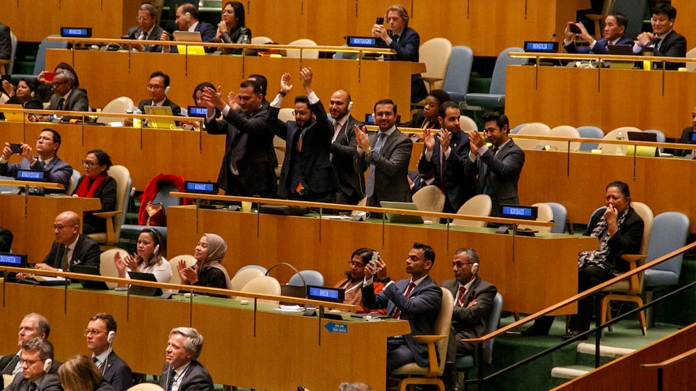 UN overwhelmingly adopts resolution for 'humanitarian truce' in Gaza