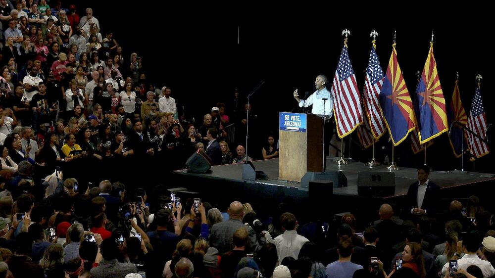 Set up your own rally, Obama tells heckler at Arizona rally