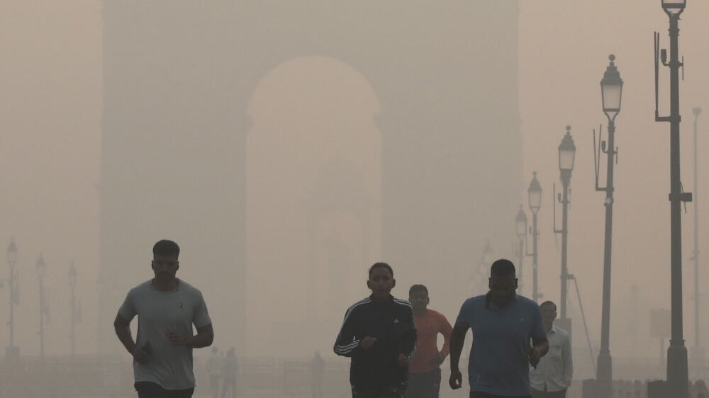 'Hazardous' smog chokes India's capital