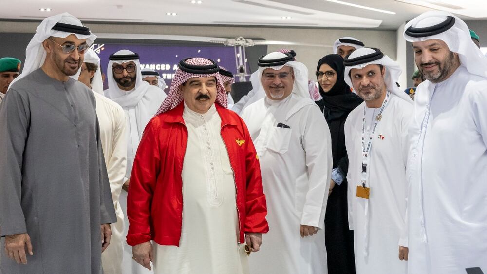 UAE President Sheikh Mohamed tours Bahrain International Airshow with King Hamad