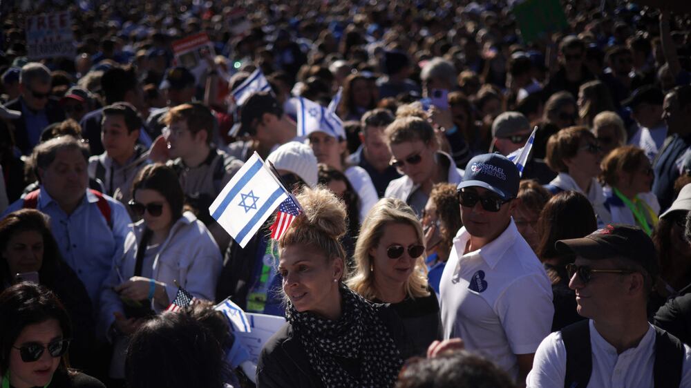 Thousands gather in support of Israel in Washington
