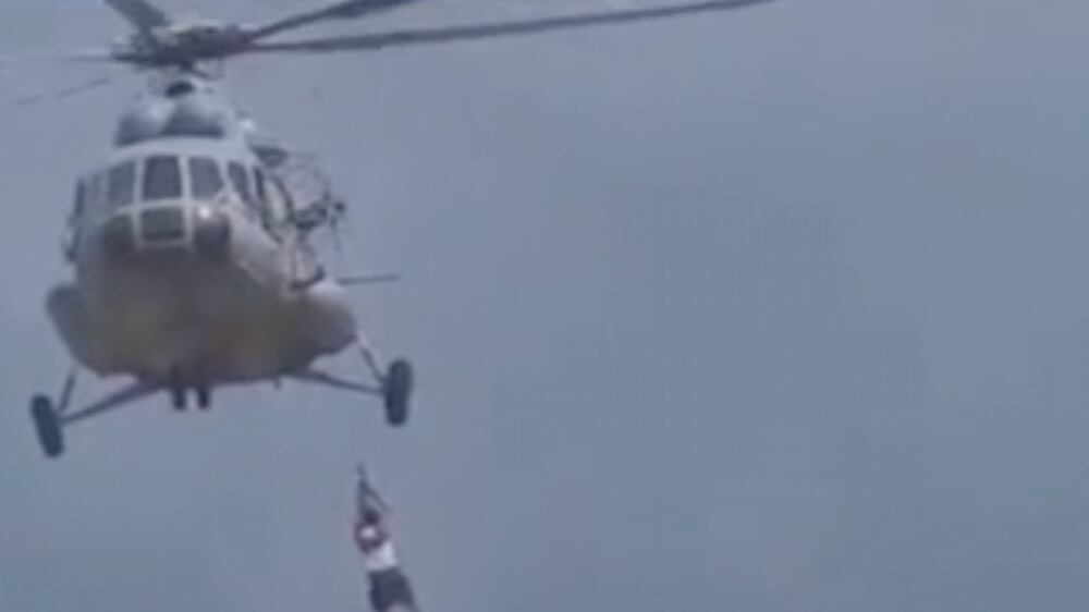 Indian Air Force helicopter pulls people to safety in Andhra Pradesh