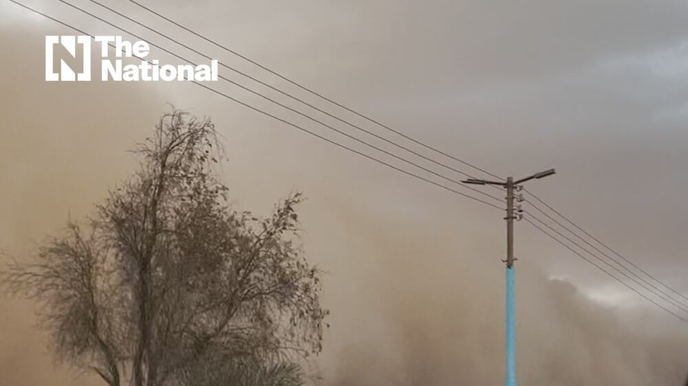 Dust storm hit Fayoum Govenrate, western Cairo