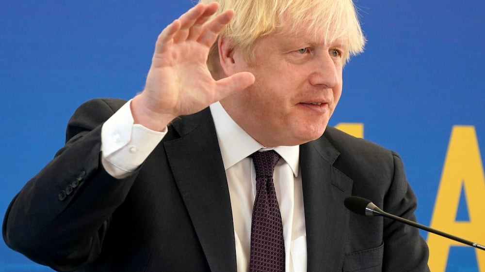 Boris Johnson rambles, stutters and stammers through a speech