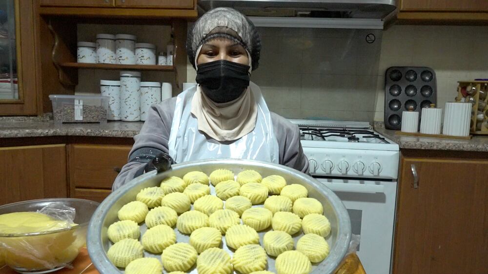 Jordanian pastry maker keeps tradition of maamoul making alive