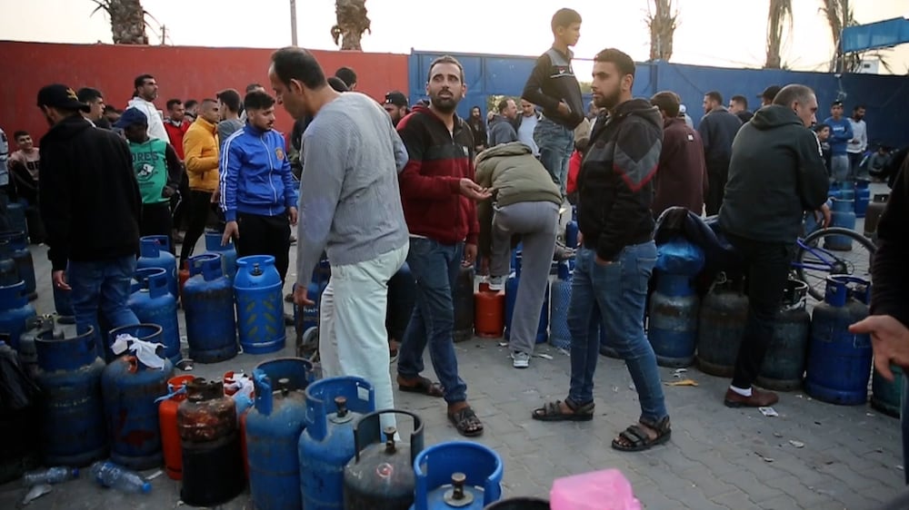 Gazans struggle with lack of fuel amid temporary truce