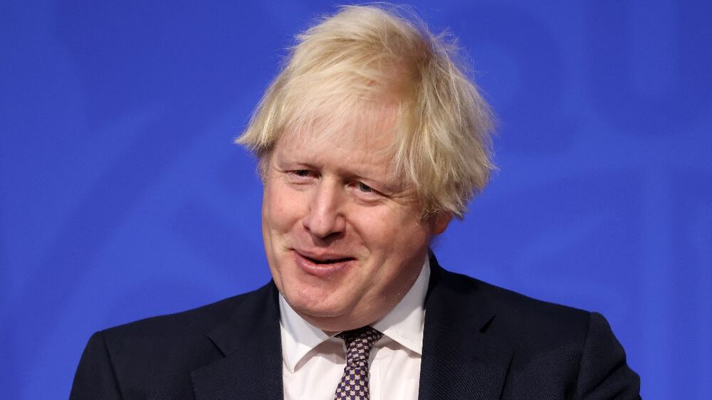 Boris Johnson announces new measures to fight the Omicron coronavirus variant